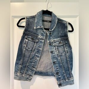 Sleeveless Jean Jacket